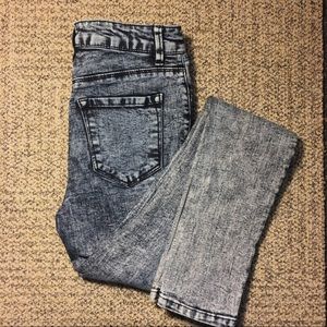 Acid wash distressed skinnies